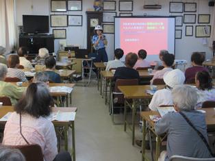 R70916 ふれあい給食会で交通安全講話