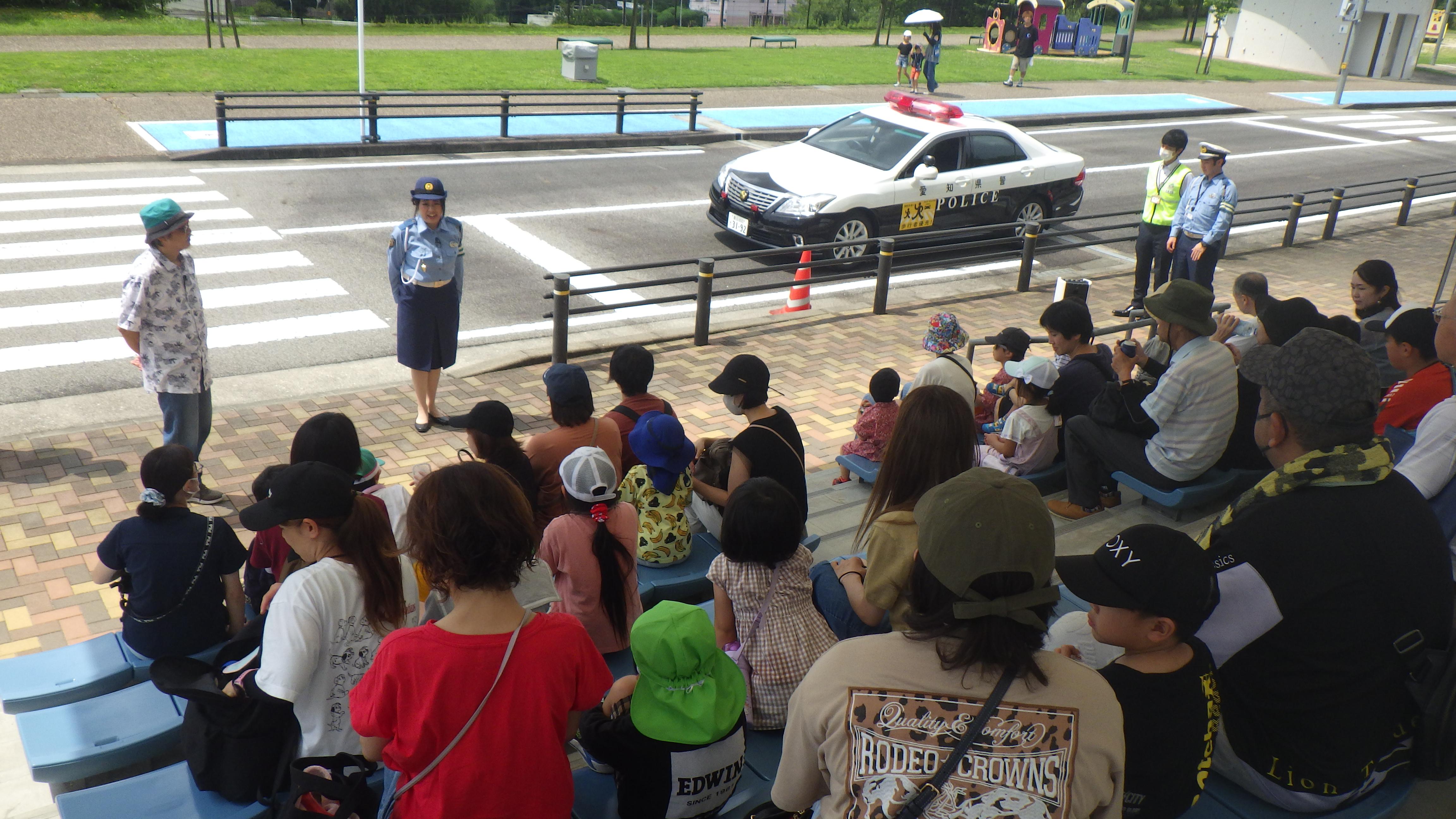 一日警察官の交通安全教室