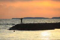 【蒲郡市】西浦海岸の釣り人