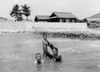 こどもの水遊び_西幡豆船溜より西側付近（昭和36年頃）