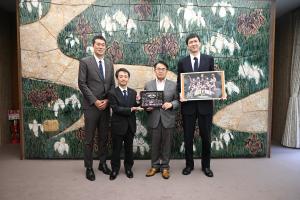 三遠ネオフェニックス選手表敬