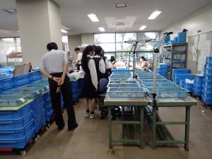 施設見学の様子です。