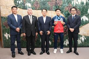 角皆友晴選手の訪問