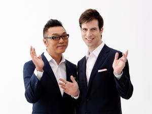 ジャケットを着た男性コンビ