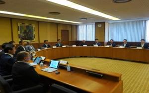 カーボンニュートラル調査特別委員会審査状況画像