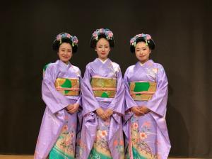 西川流若手舞踊家　HINAGIKU​