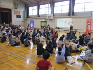 赤いバラの写真です。