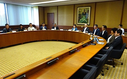 安全・安心対策特別委員会審査風景画像