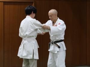 赤いバラの写真です。