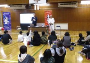 赤いバラの写真です。