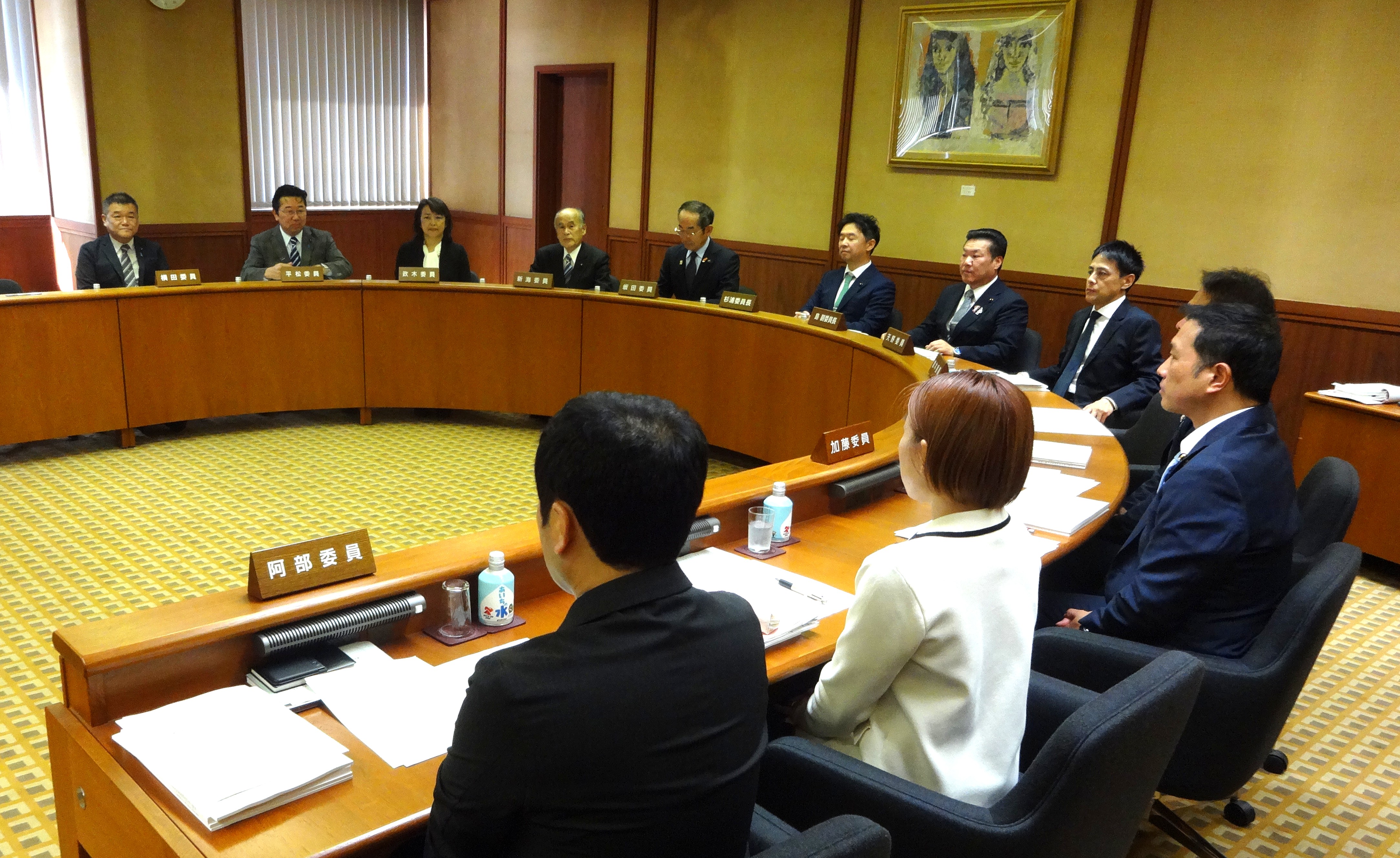 福祉医療委員会の審査風景画像