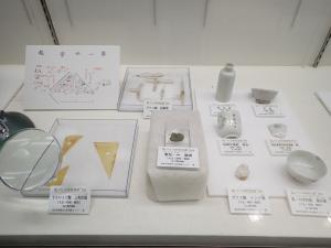 遺物が展示されている様子です