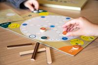 古代のボードゲーム「かりうち」の様子です