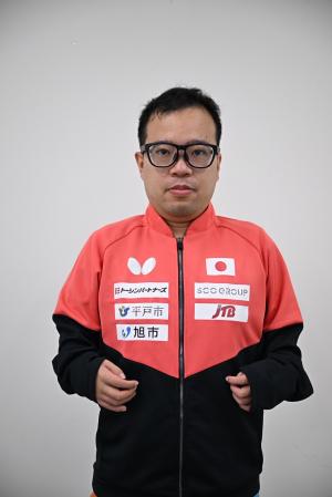 赤いバラの写真です。