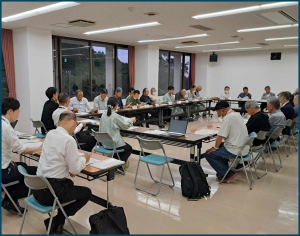 地域計画の変更について協議する様子